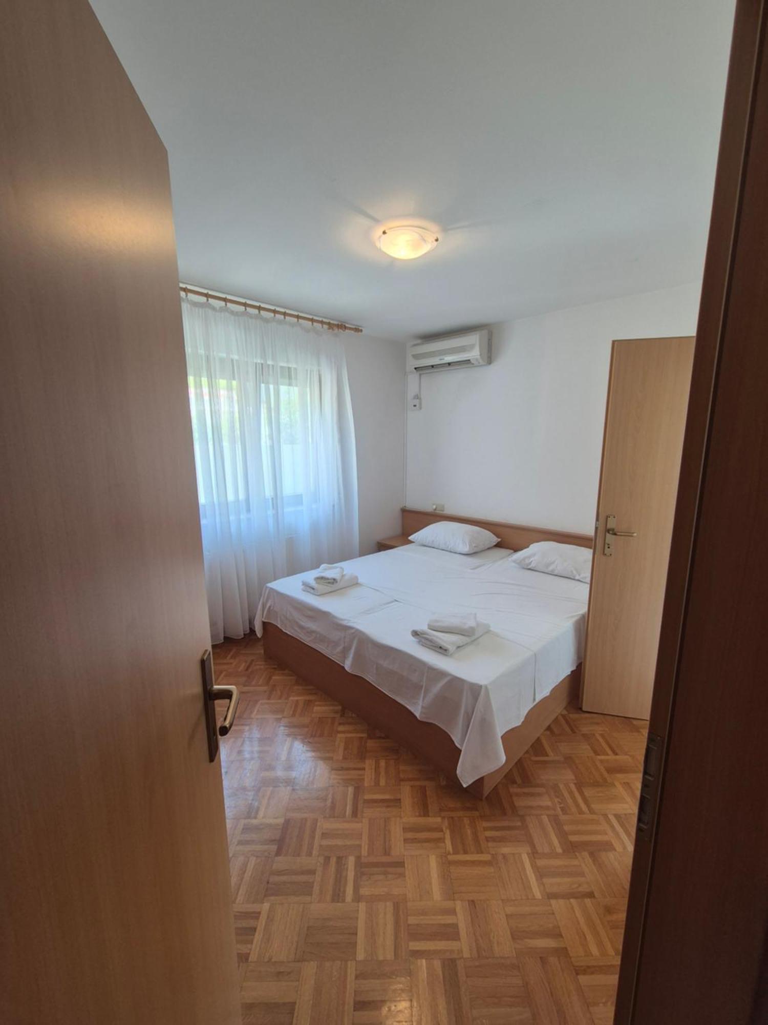 Apartments And Rooms Mamic Dugi Rat Luaran gambar