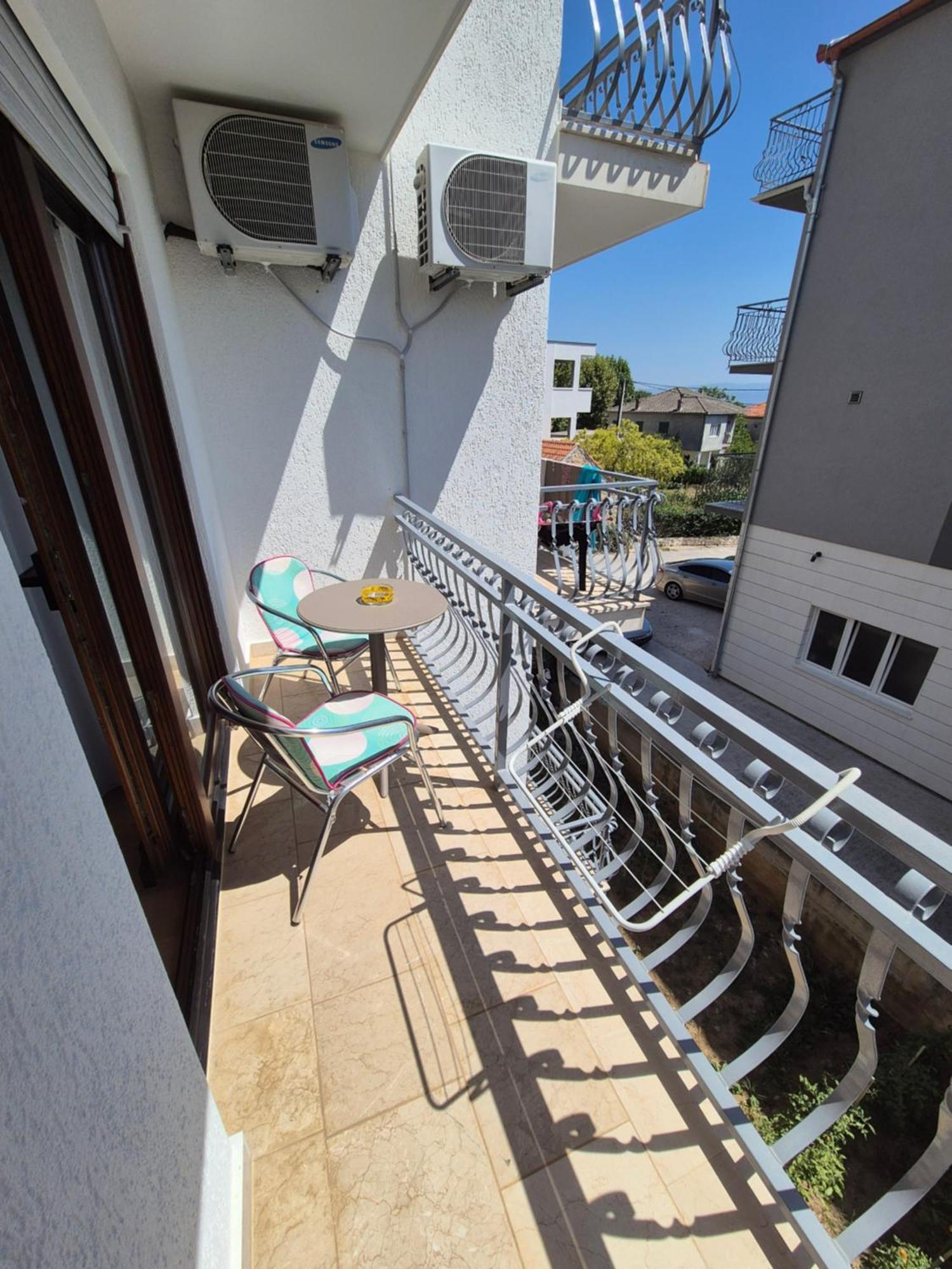 Apartments And Rooms Mamic Dugi Rat Luaran gambar