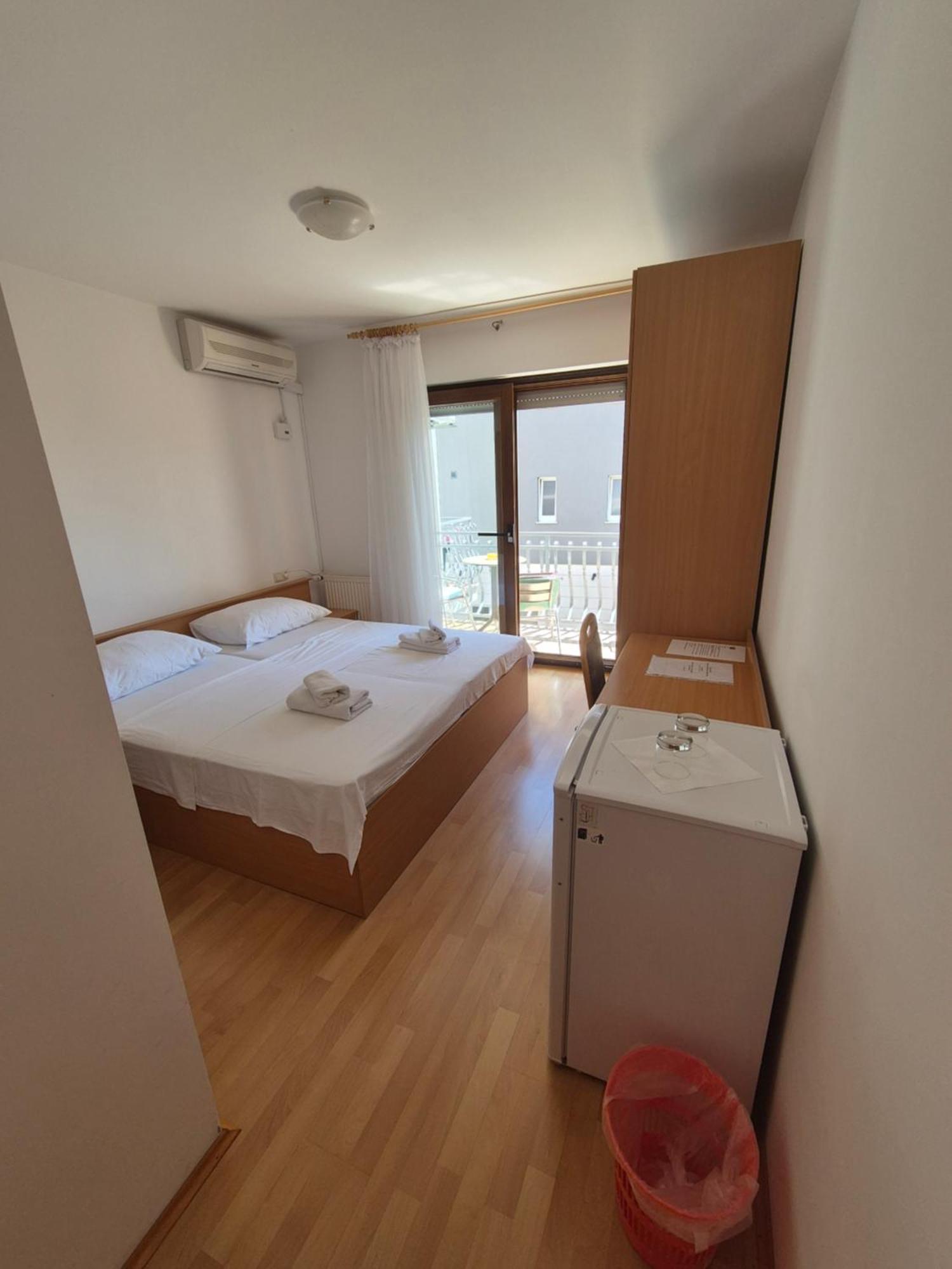 Apartments And Rooms Mamic Dugi Rat Luaran gambar