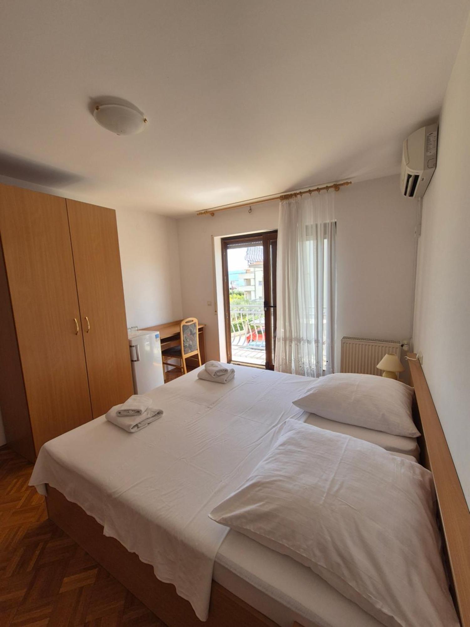 Apartments And Rooms Mamic Dugi Rat Luaran gambar