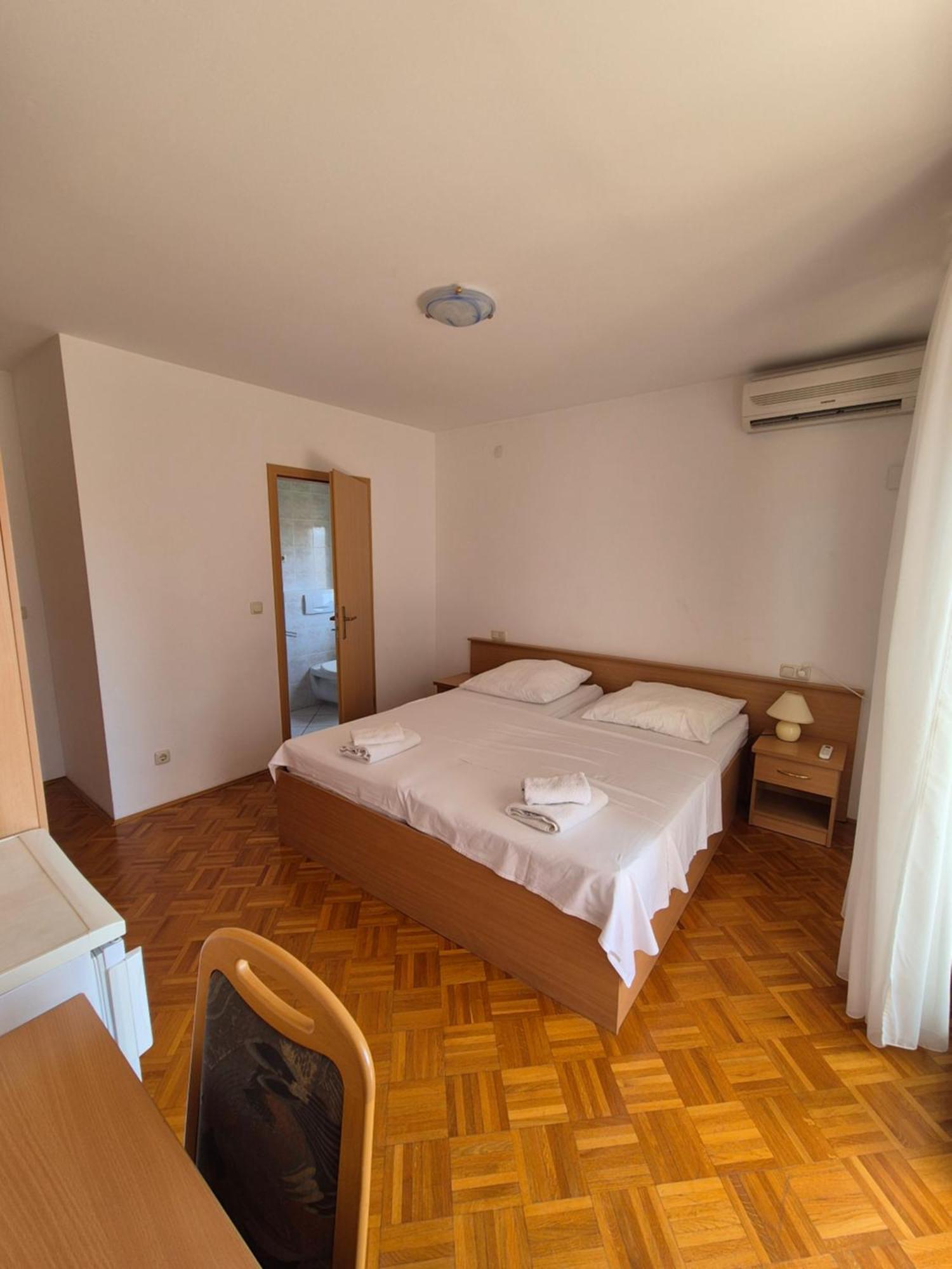 Apartments And Rooms Mamic Dugi Rat Luaran gambar