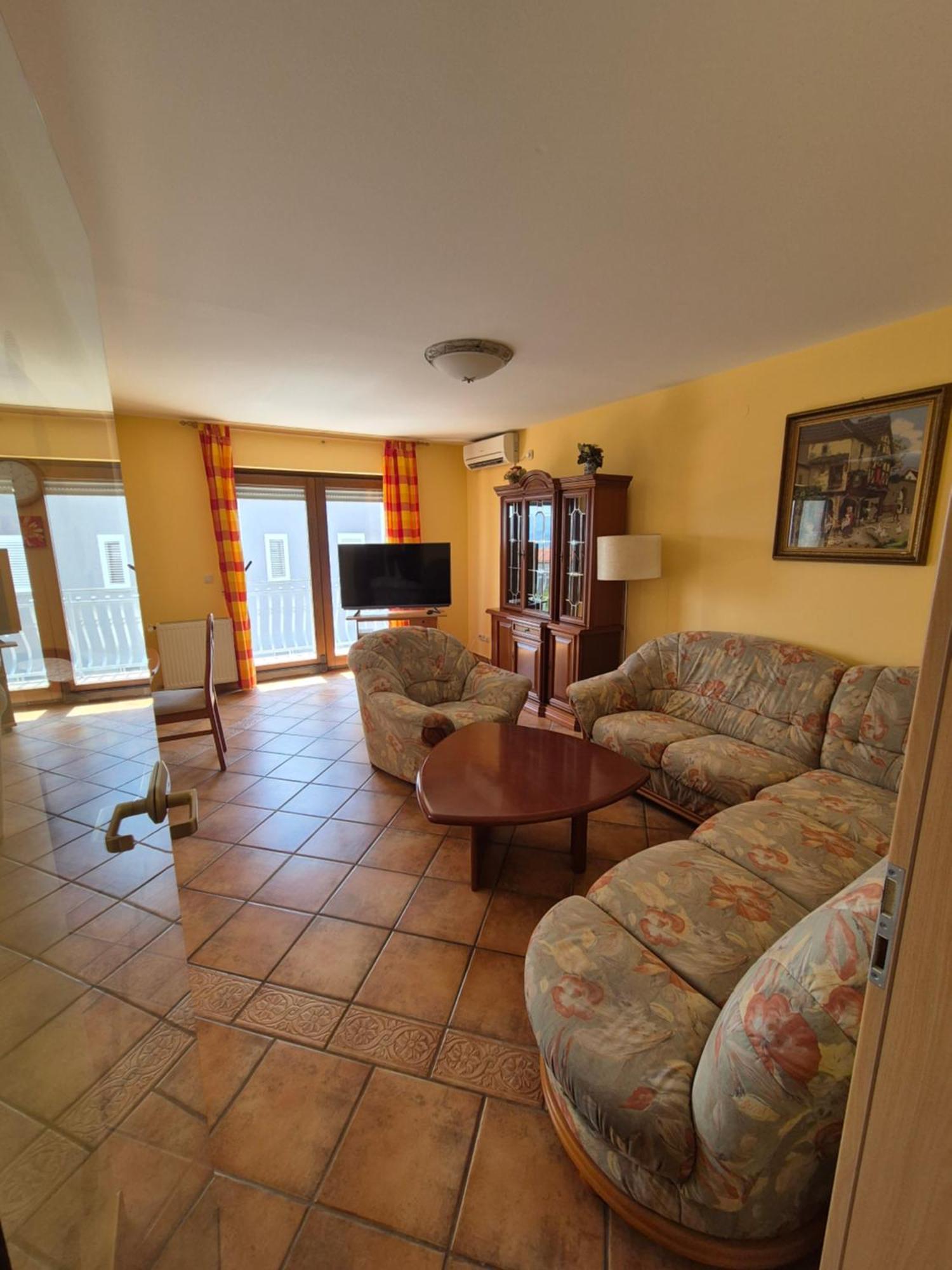 Apartments And Rooms Mamic Dugi Rat Luaran gambar